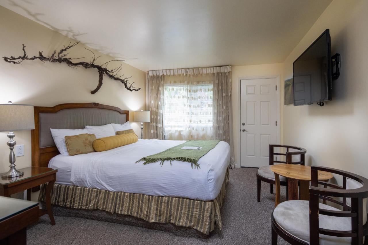 The Vendange Carmel Inn & Suites Eksteriør bilde