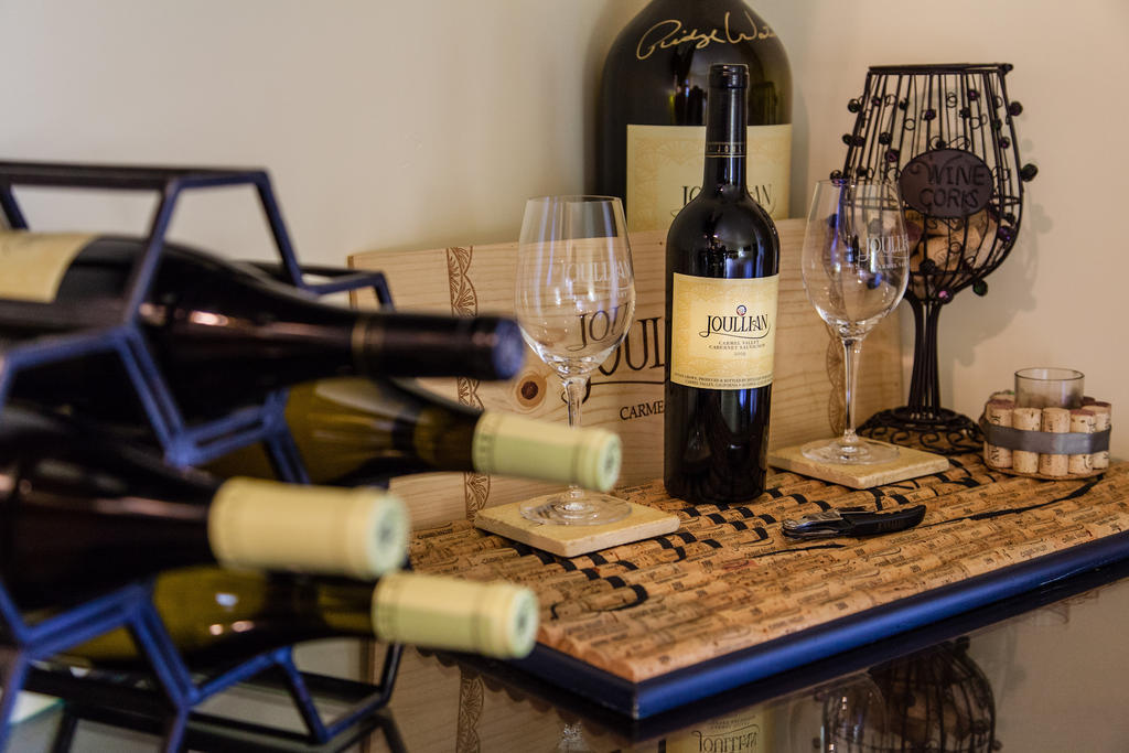 The Vendange Carmel Inn & Suites Rom bilde