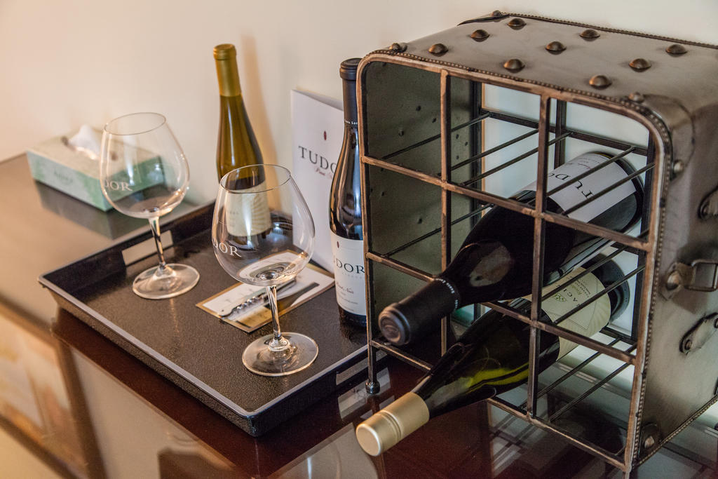 The Vendange Carmel Inn & Suites Rom bilde