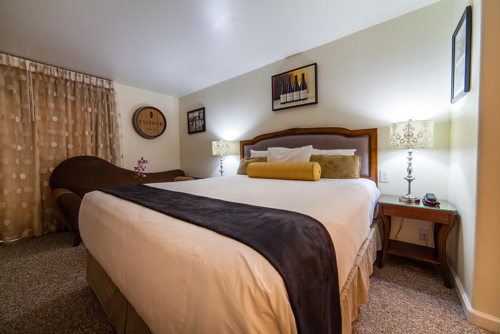 The Vendange Carmel Inn & Suites Rom bilde