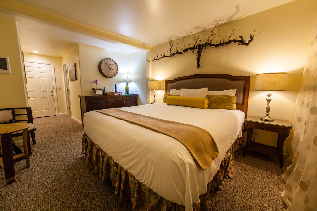 The Vendange Carmel Inn & Suites Rom bilde