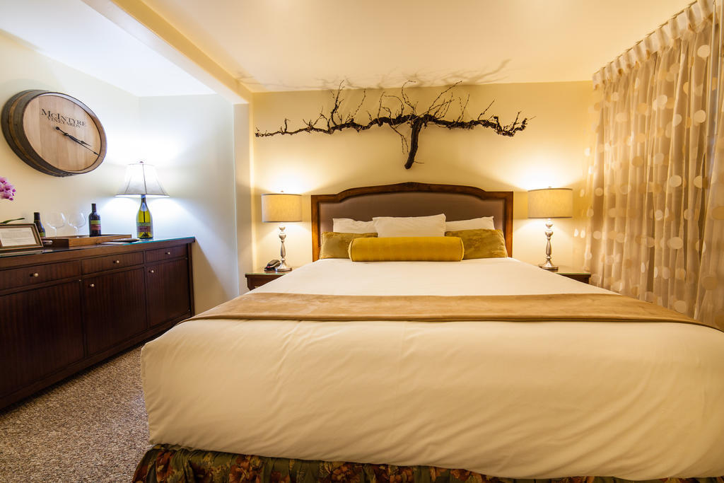 The Vendange Carmel Inn & Suites Rom bilde