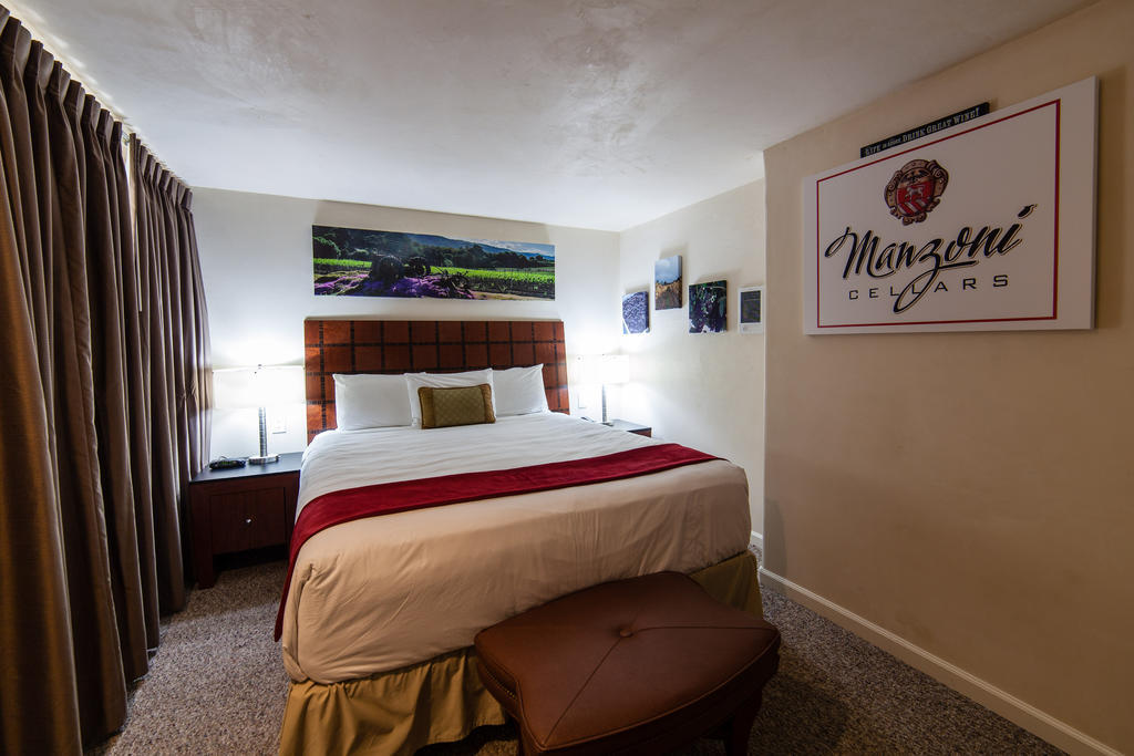 The Vendange Carmel Inn & Suites Rom bilde
