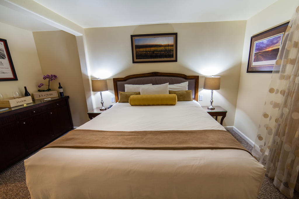 The Vendange Carmel Inn & Suites Rom bilde