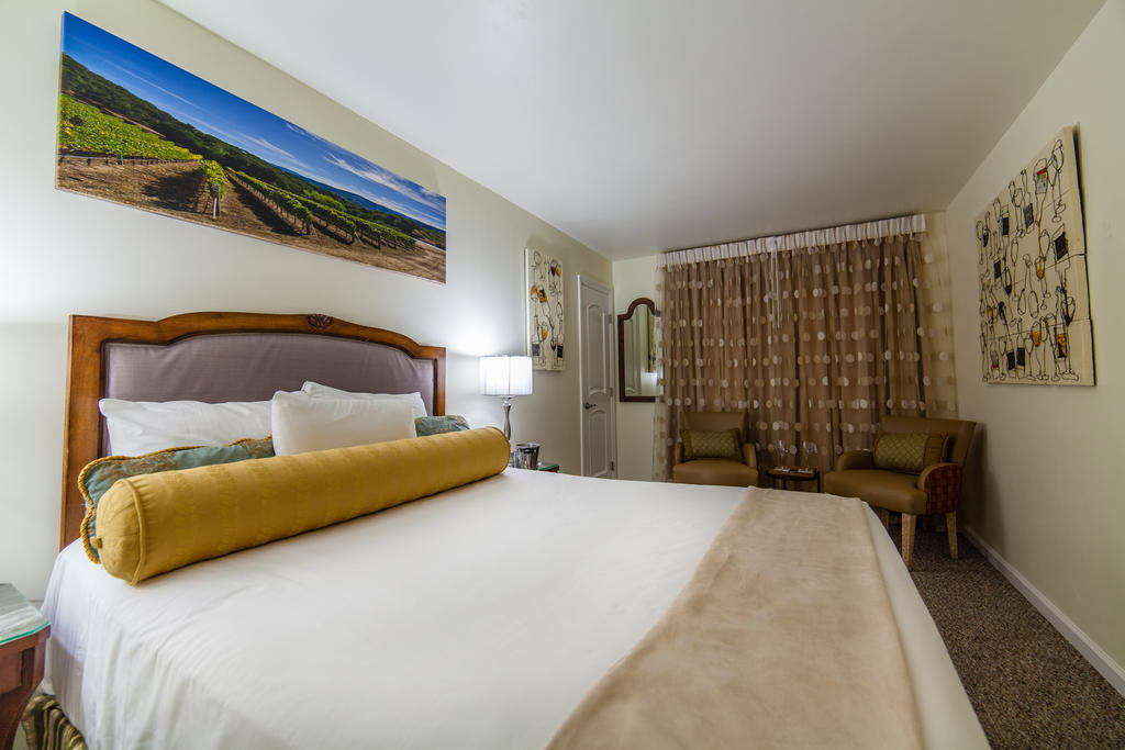 The Vendange Carmel Inn & Suites Rom bilde