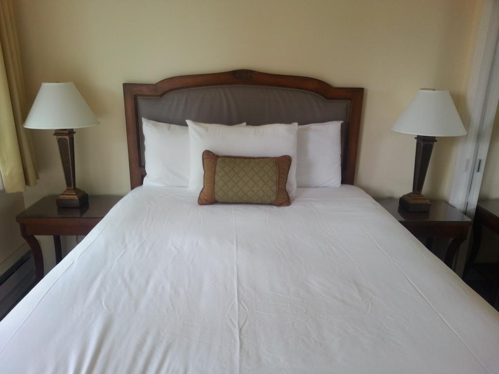 The Vendange Carmel Inn & Suites Rom bilde