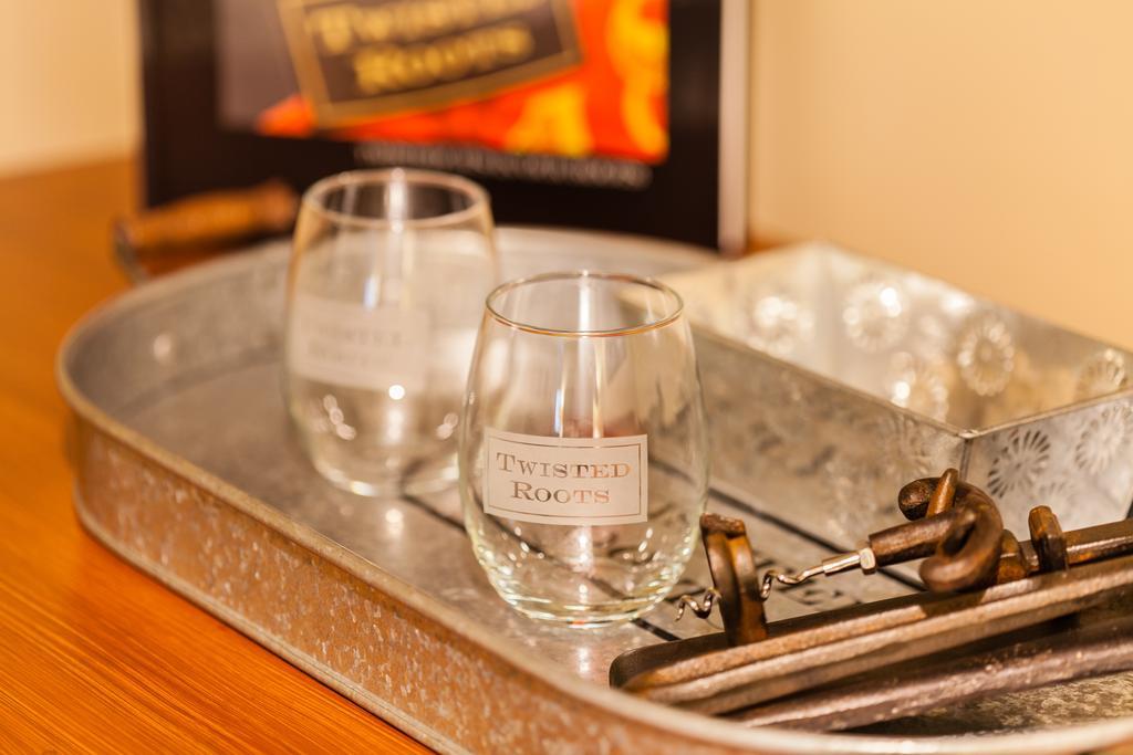 The Vendange Carmel Inn & Suites Eksteriør bilde