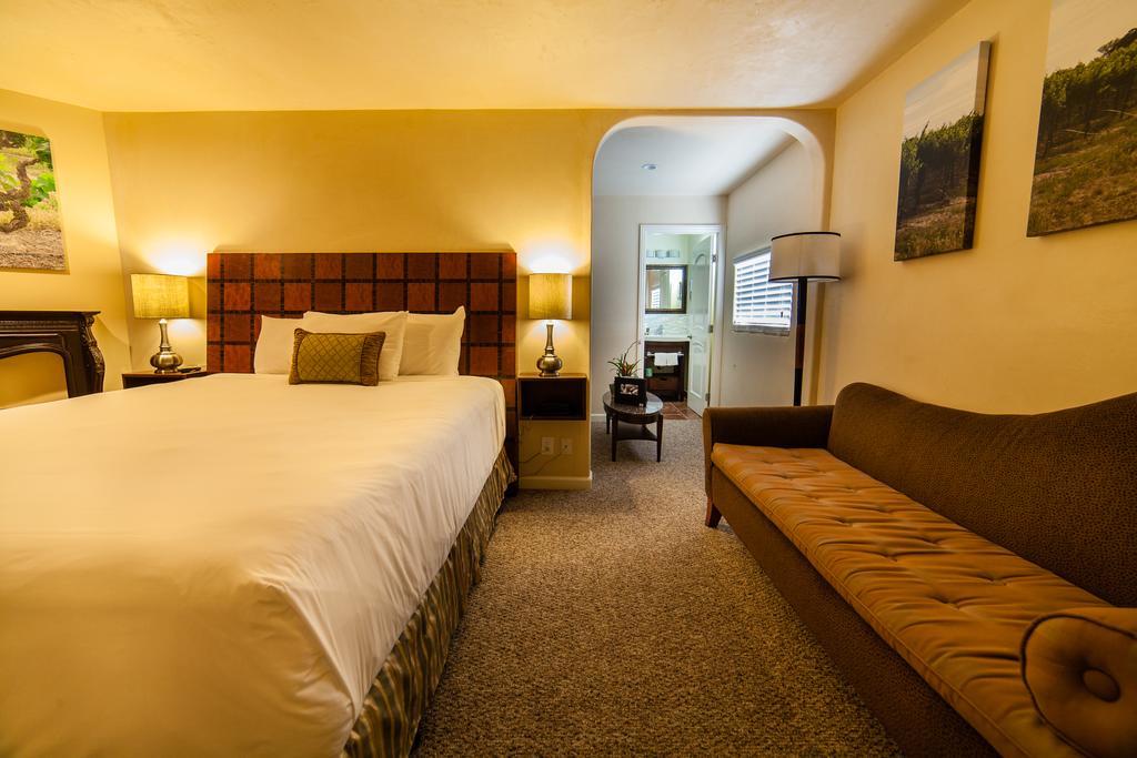 The Vendange Carmel Inn & Suites Rom bilde
